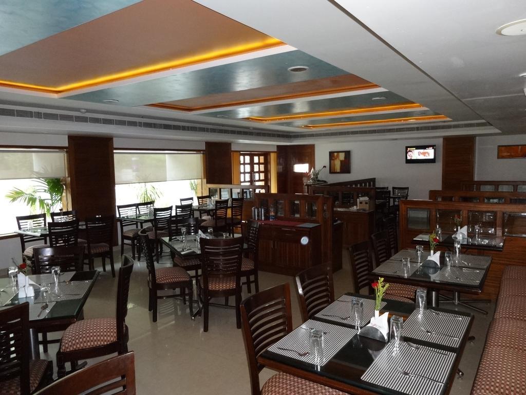 La Hospin Hotel ราจาห์มันดรี ห้อง รูปภาพ