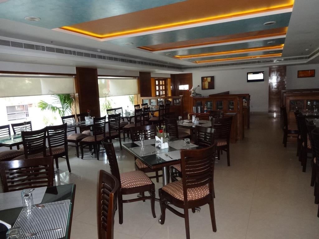 La Hospin Hotel ราจาห์มันดรี ห้อง รูปภาพ
