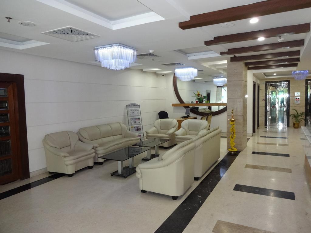 La Hospin Hotel ราจาห์มันดรี ห้อง รูปภาพ